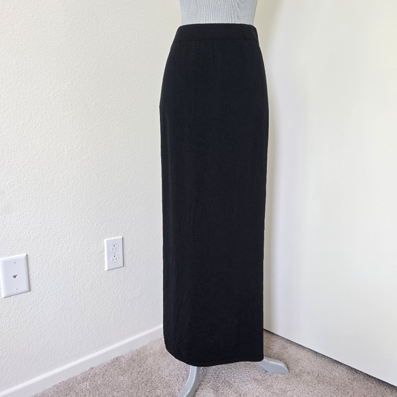 St. John Evening Santana Knit Long Maxi Skirt in Black 21" Side Slit Size 10 - Picture 6 of 16
